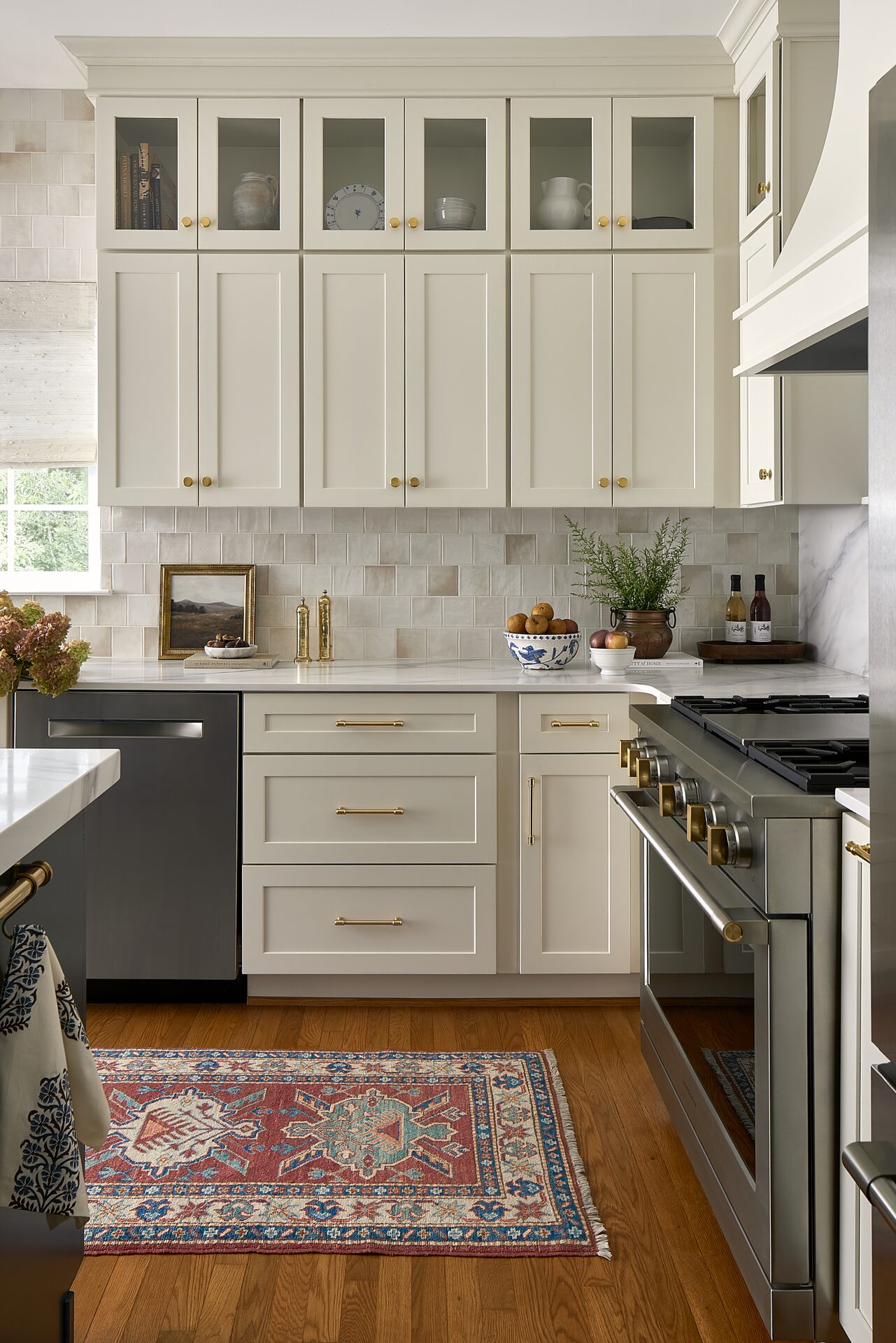 Kensington Kitchen professional range with custom plaster hood